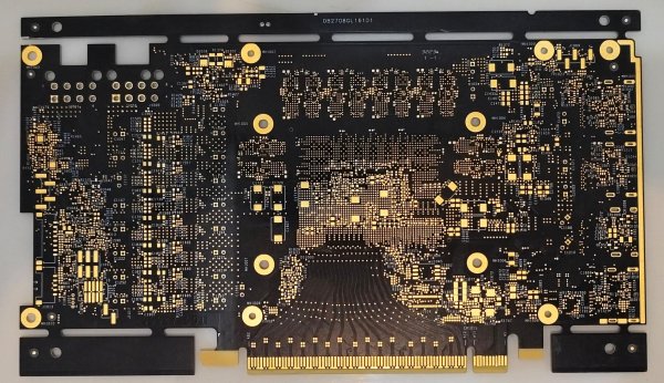 竹演配资 英特尔未发布的 Battlemage 显卡曝光：最高 40 个 Xe2 核心