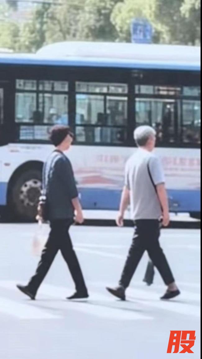 山西临汾一公益广告被指